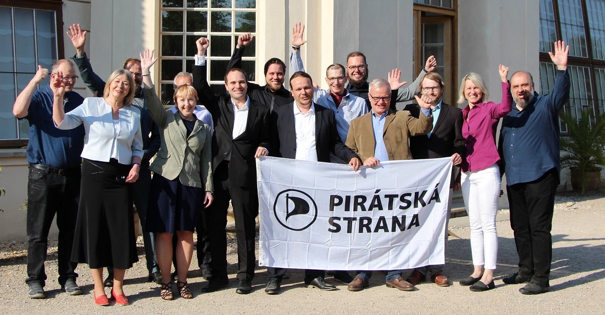 Kandidáti Pirátů Prahy 6 do zastupitelstva začínají již před volbami pracovat v orgánech městské části