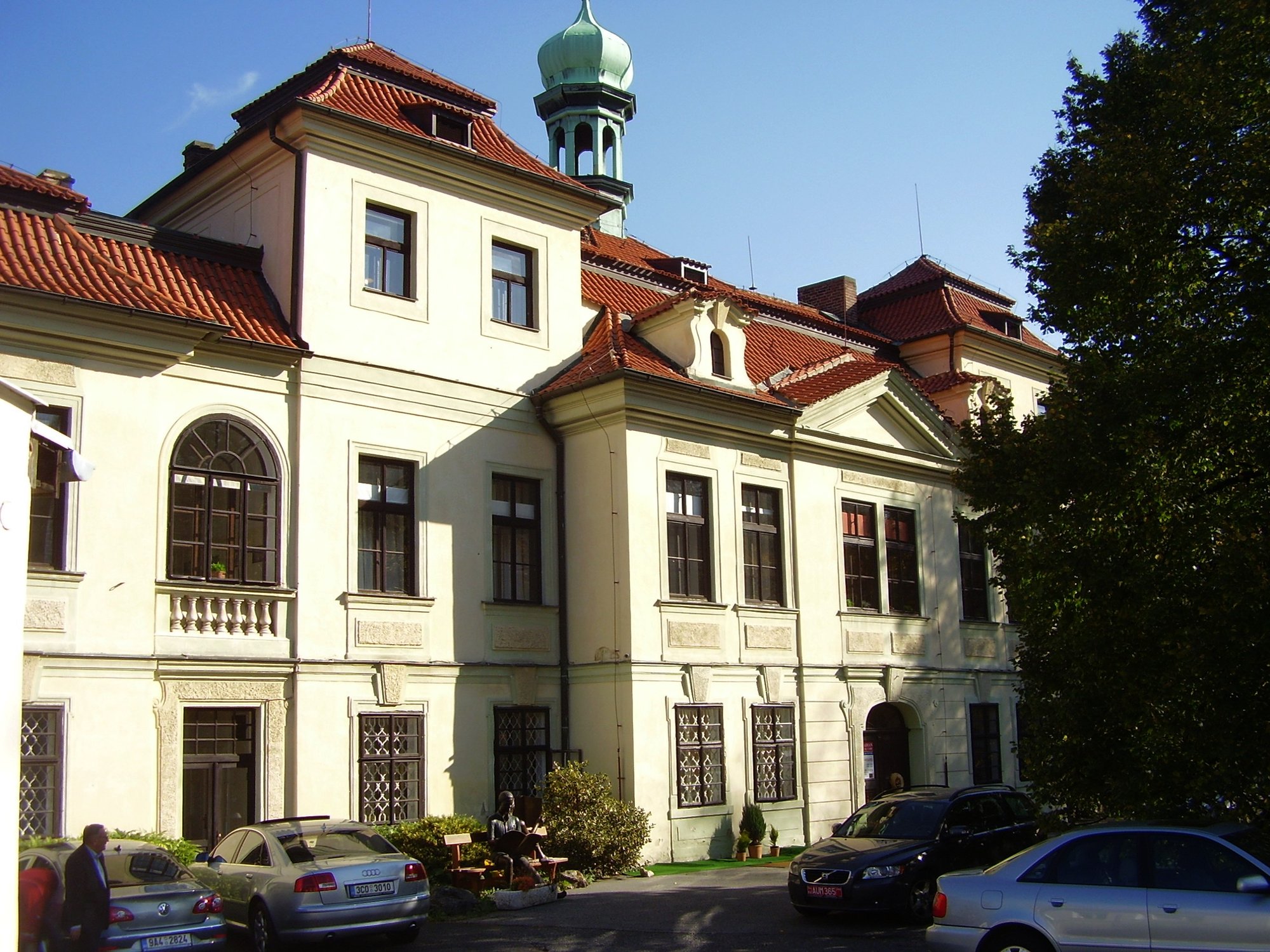 Koalice v Praze vyzývá vládu ke zrušení prodeje Veleslavínského zámečku a dalšímu jednání
